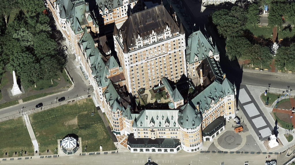 Aerial image of Fairmont Le Château Frontenac in Québec, Canada