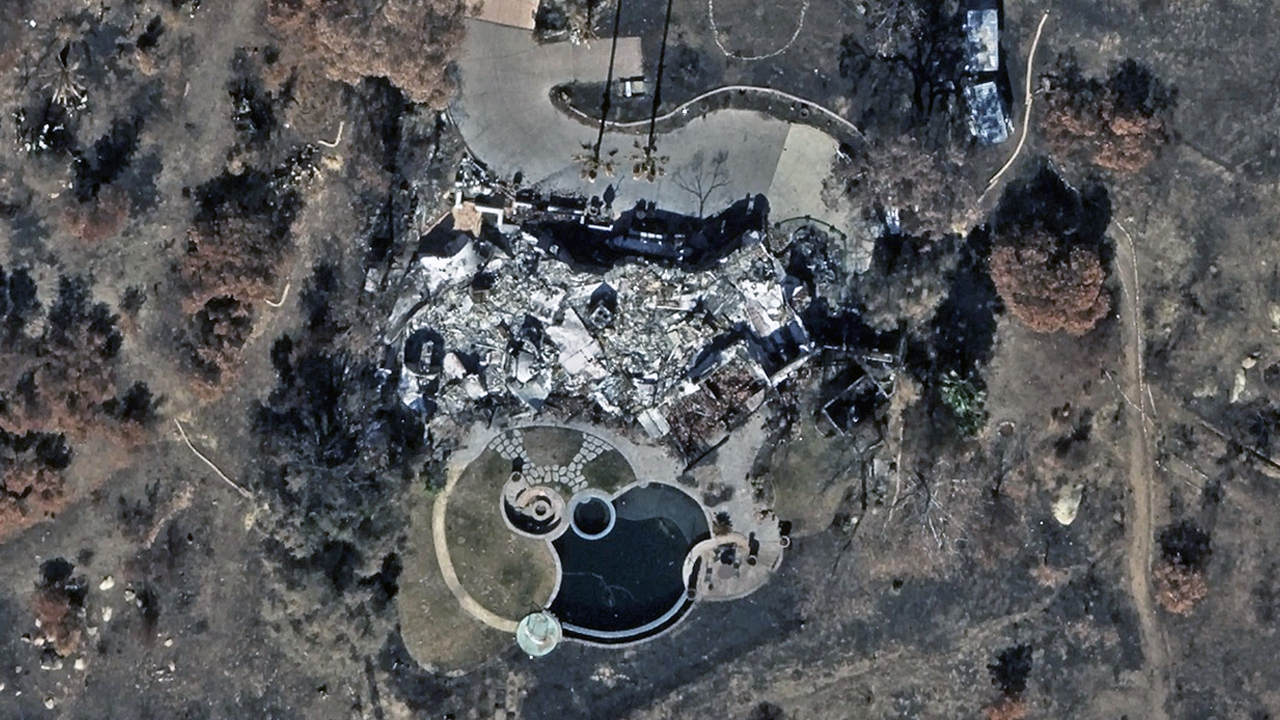Ortho aerial image of a property destroyed by fire in Topanga, CA, published by Vexcel.