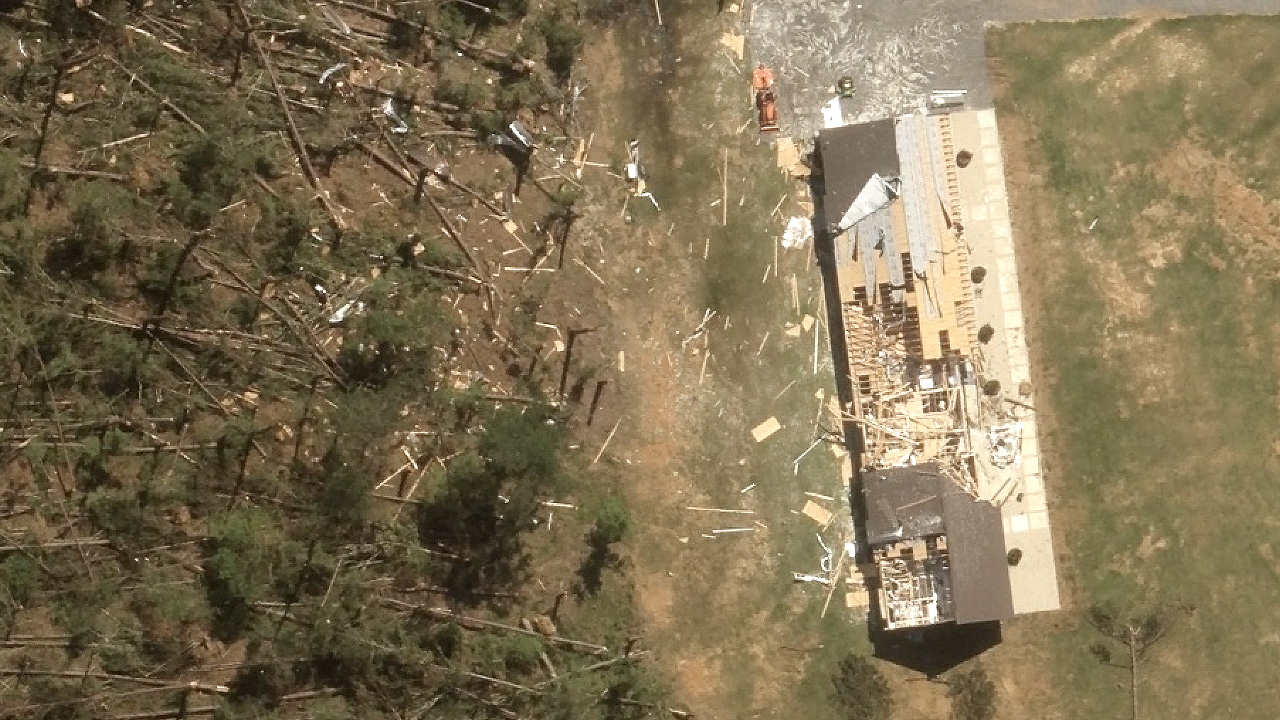 gray-sky-mississippi-tornadoes-31.479794_-90.502063